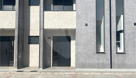 Casa à venda com 2 suítes no condomínio Vila Ilha de Creta, Valinhos - SP