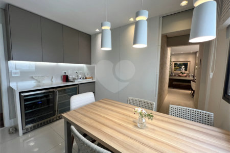Apartamento à venda com 4 quartos, sendo 3 suítes, em Itaim Bibi, São Paulo, SP