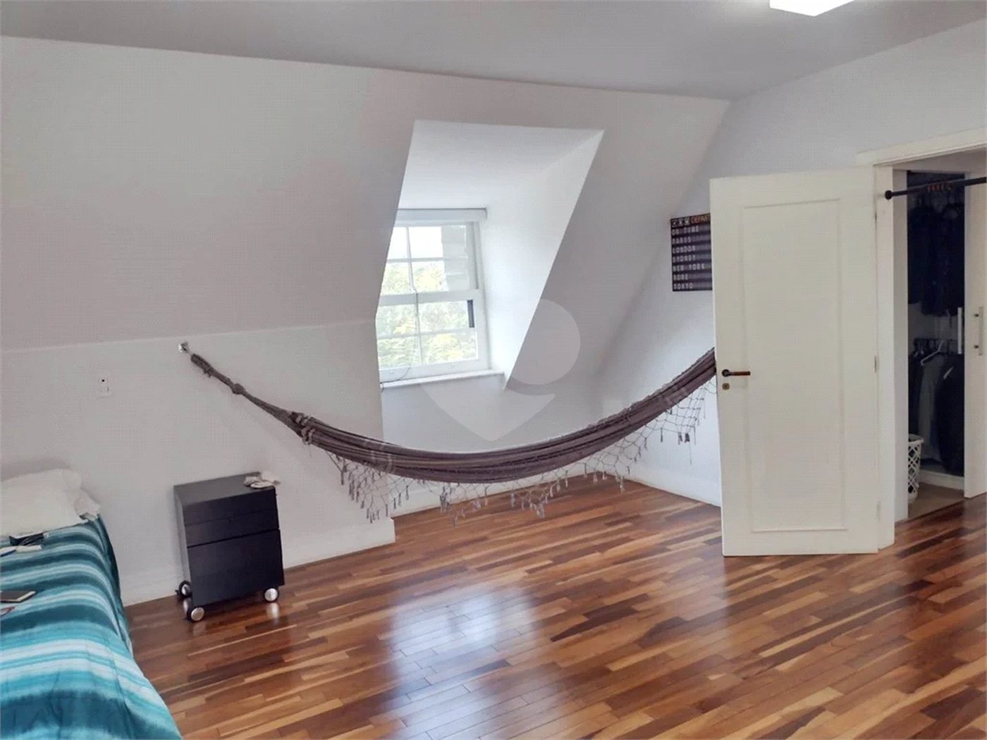 Casa à venda com 5 quartos, sendo 4 suítes, no condomínio Malota, Jundiaí - SP