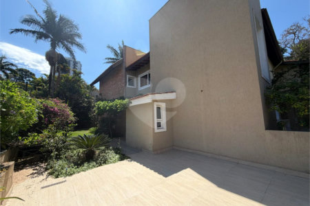 Casa à venda ou para alugar com 4 quartos, sendo 3 suítes, em Alto da Boa Vista, São Paulo, SP