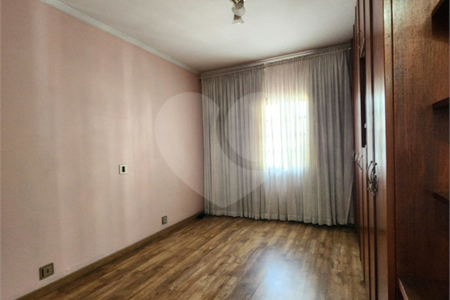 Sobrado à venda com 3 quartos, sendo 1 suíte, em Vila Constança, São Paulo, SP