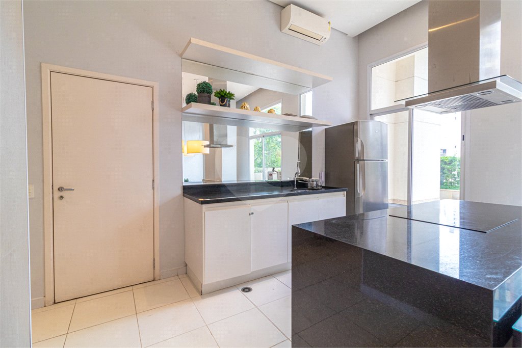 Apartamento à venda com 3 quartos, sendo 1 suíte,  em Morumbi, São Paulo, SP
