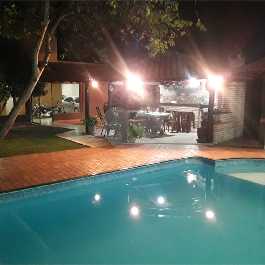 Casa à venda com 3 quartos, sendo 1 suíte, no Centro, Paranaíba, MS