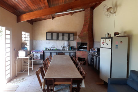 Casa à venda com 3 quartos em Vila Santa Rosália, São Roque, SP