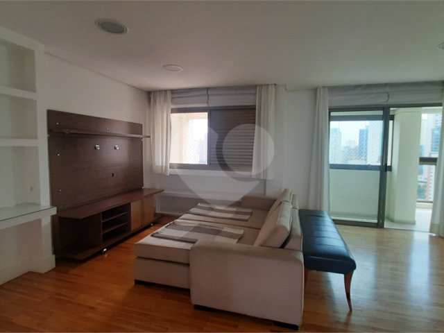 Apartamento para alugar com 3 suítes em Campo Belo, São Paulo, SP