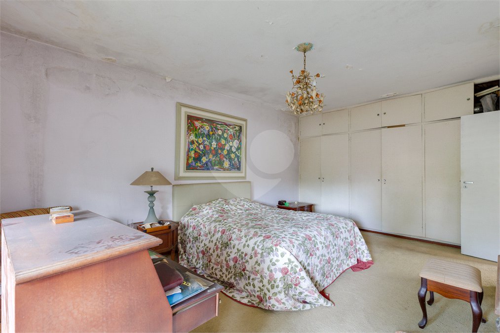 Casa à venda com 4 quartos, sendo 2 suítes, em Alto da Boa Vista, São Paulo, SP