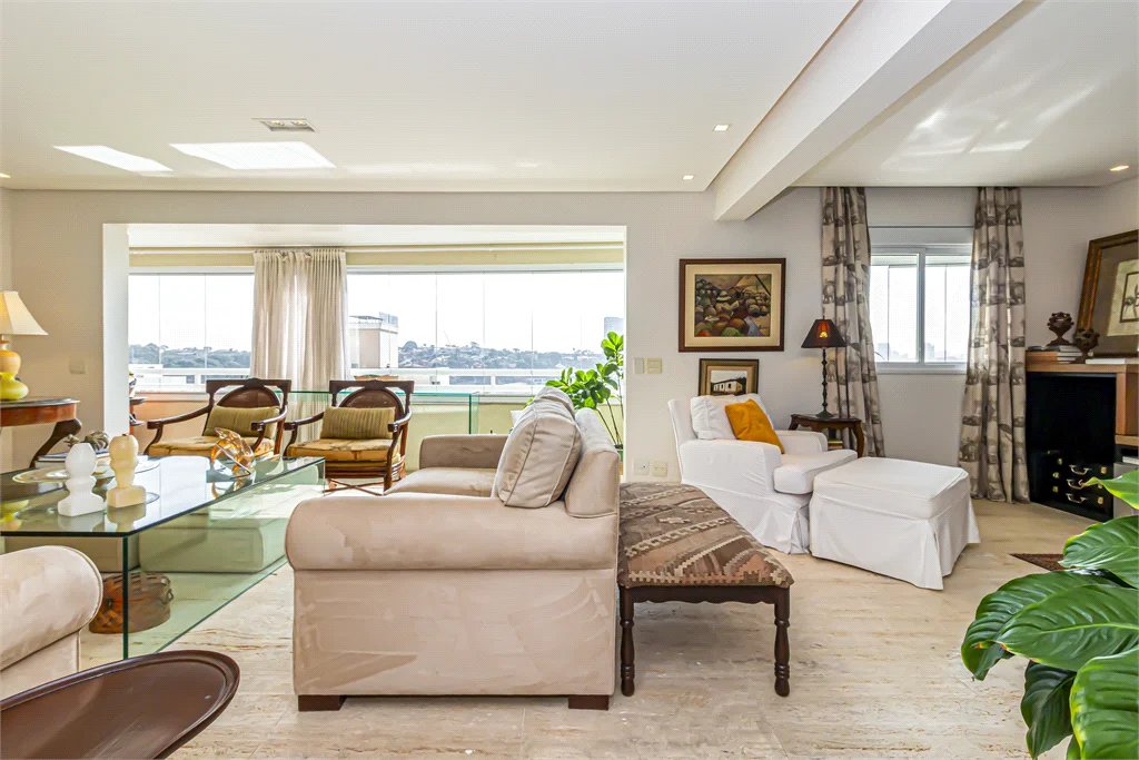 Apartamento à venda com 4 quartos, sendo 3 suítes,  em Real Parque, São Paulo, SP