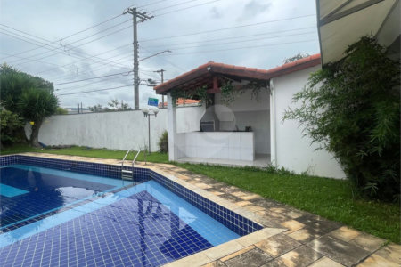 Sobrado à venda com 3 quartos, sendo 1 suíte,  em Jardim Armênia, Mogi das Cruzes, SP
