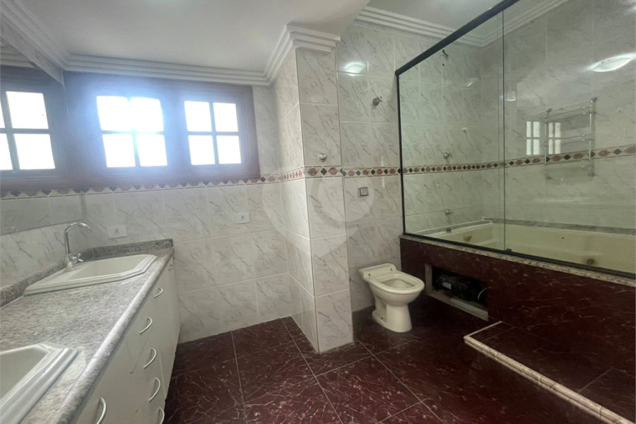 Sobrado à venda com 3 quartos, sendo 1 suíte, em Tremembé, São Paulo, SP
