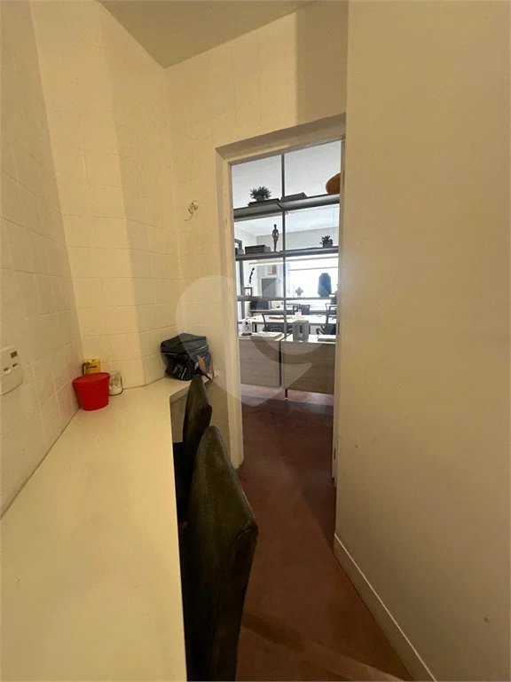 Sala comercial para venda ou locação na Avenida Paulista. 68m2