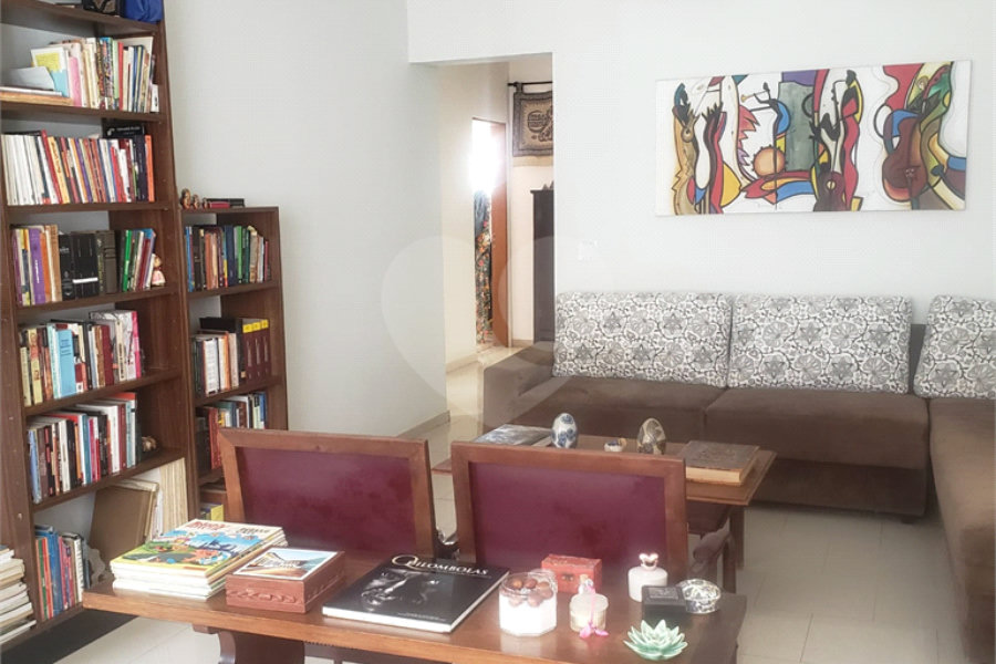 Sobrado à venda com 3 quartos, sendo 1 suíte, em Tremembé, São Paulo, SP