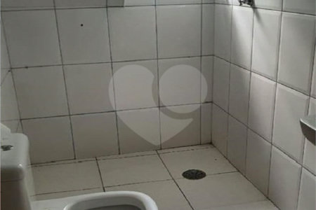 Sobrado à venda com 3 quartos, sendo 1 suíte, em Parque Ramos Freitas, São Paulo, SP