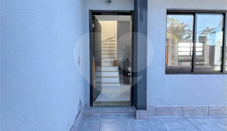 Casa à venda com 2 suítes em Indaiá, Bertioga, SP