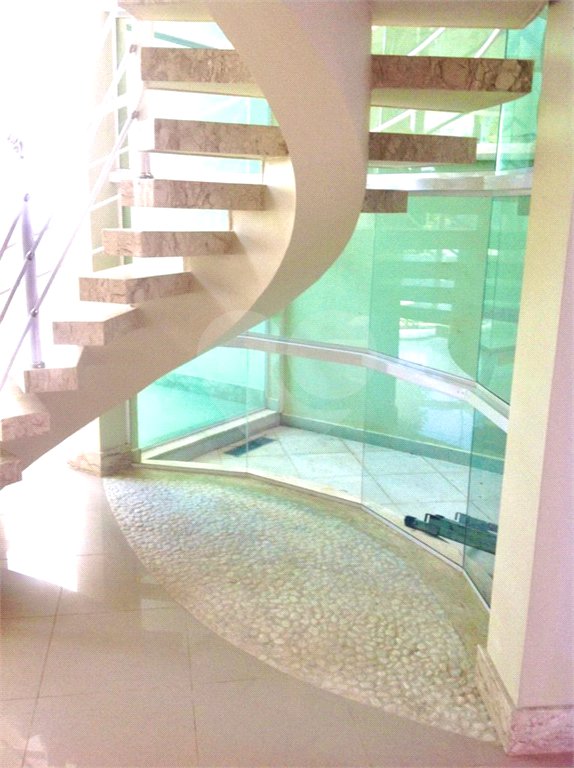 Indaiatuba - Casa no Condomínio Amstalden - Sobrado - 4 suítes - 2 banheiros sociais - Piscina aquecida com Hidro - Móveis planejados - 334,89 de obra - 370 construção com a piscina - IPTU 513,00 - Condomínio 1091,00 - Condomínio com salão de festa - Quadra de futebol - Lago para pescas