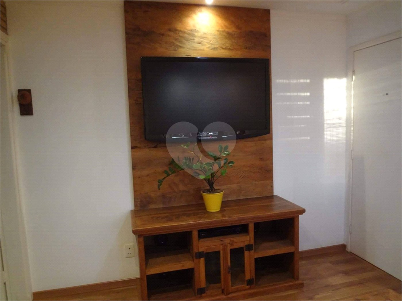 Apartamento no Condomínio Residencial Ipê I .