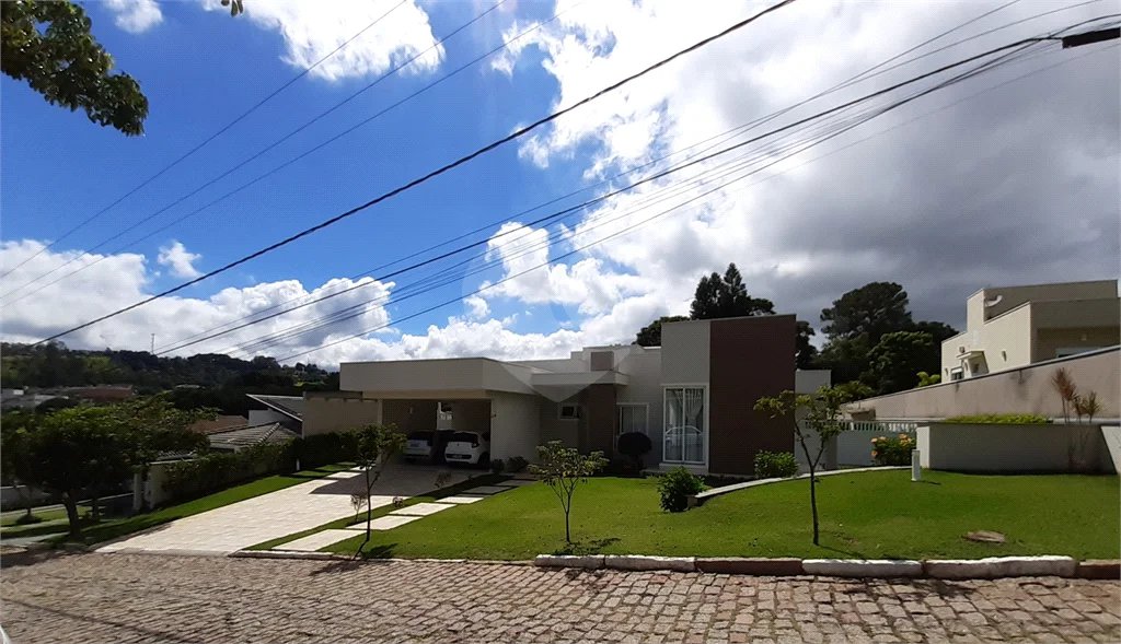 Casa à venda com 5 suítes no condomínio Ipe Velho, Vinhedo - SP