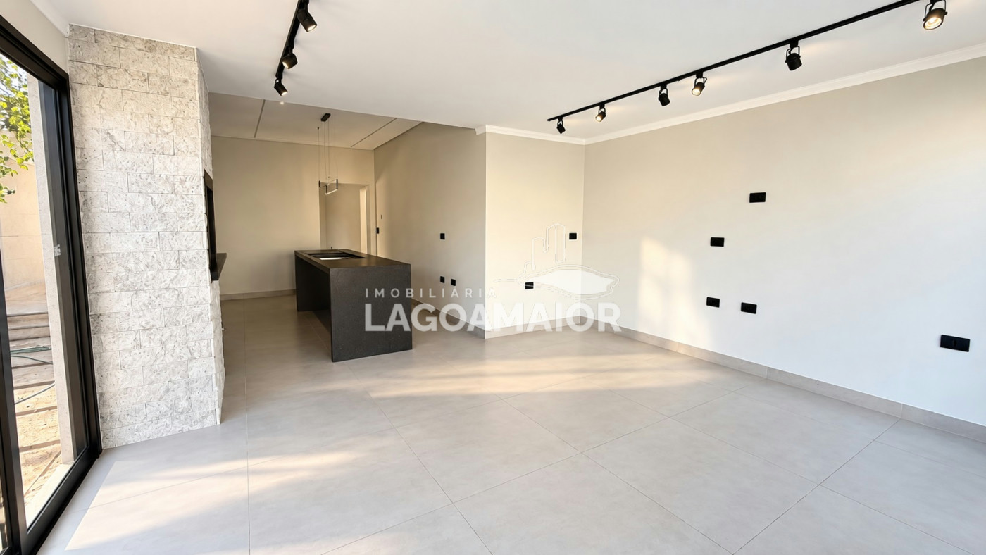 Casa à venda ou para alugar com 4 quartos, sendo 2 suítes, no Centro, Três Lagoas - MS