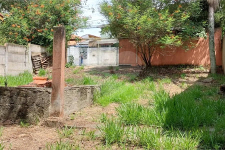Terreno à venda no Jardim dos Pinheiros, Atibaia