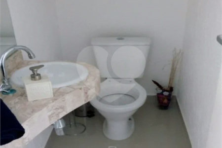 Sobrado na Vila Bertioga Mooca em condominio fechado à venda com 3 quartos, 3 suites, 4 vagas