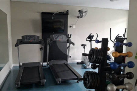 Apartamento com 2 vagas no Campo Belo