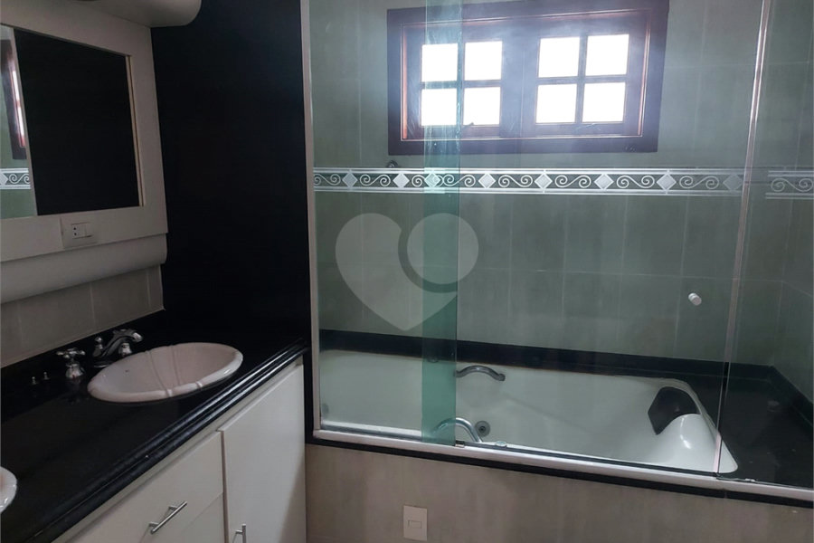 Sobrado para alugar com 3 suítes em Tremembé, São Paulo, SP