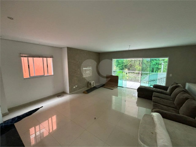 Sobrado à venda com 3 quartos, sendo 1 suíte,  em Horto, São Paulo, SP