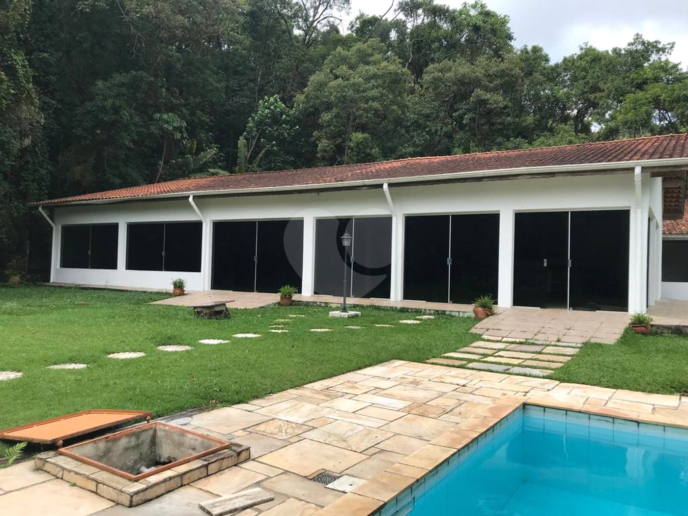 Casa à venda com 4 suítes no condomínio Alpes da Cantareira, Mairiporã - SP