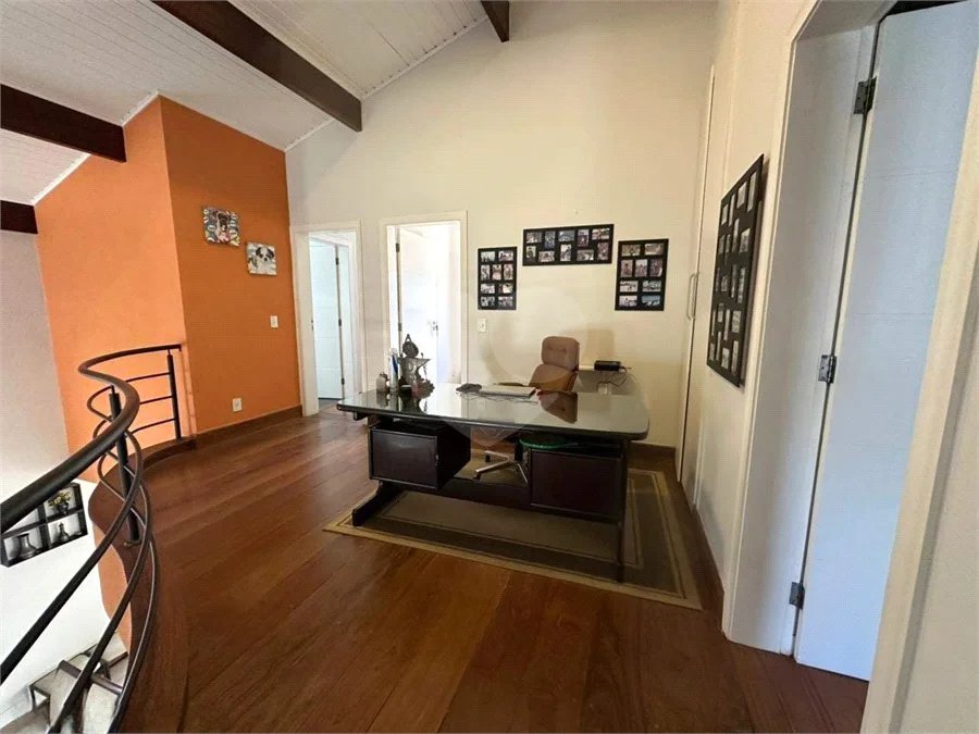 Casa à venda com 3 suítes no condomínio Recanto dos Paturis, Vinhedo - SP