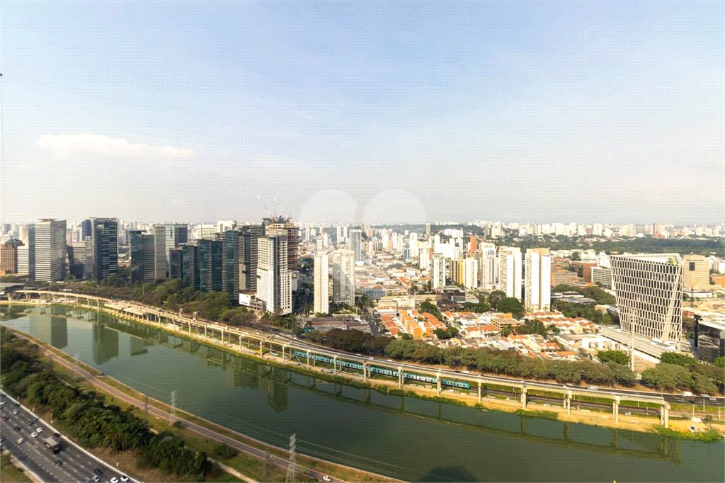 Apartamento à venda com 3 suítes em Jardim Morumbi, São Paulo, SP