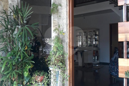 Sobrado à venda com 4 quartos, sendo 3 suítes, em Vila Mazzei, São Paulo, SP