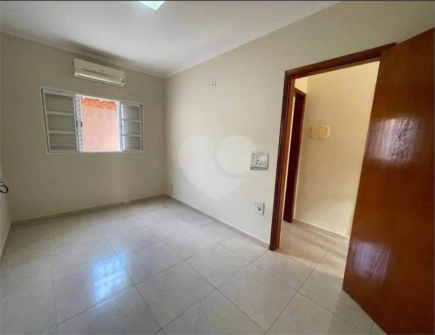 Casa à venda com 2 quartos, sendo 1 suíte, no condomínio Alvorada, Araraquara - SP
