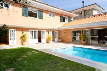 Casa à venda com 4 suítes em Jardim Leonor, São Paulo, SP