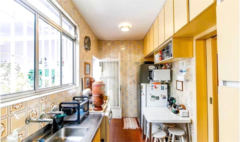Sobrado à venda com 4 quartos, sendo 1 suíte, em Vila Cordeiro, São Paulo, SP