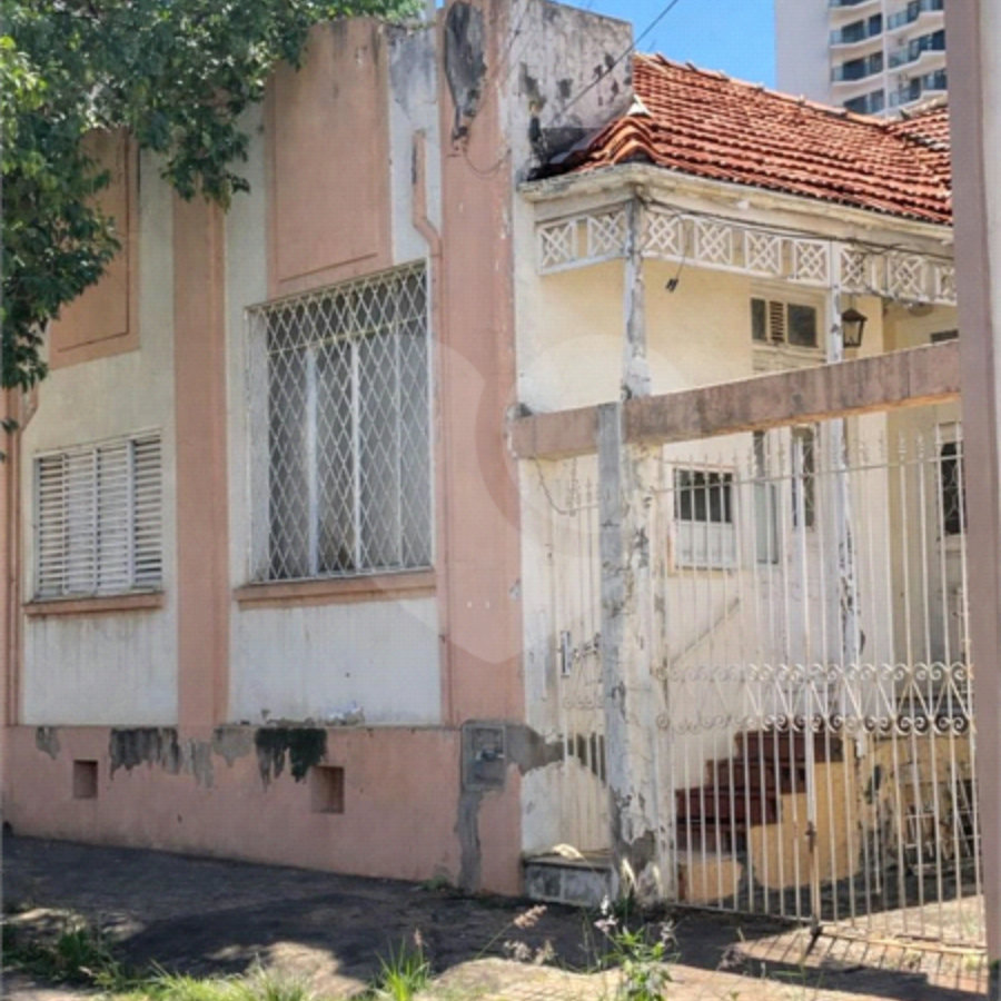 Casa à venda com 3 quartos no Centro, Araraquara, SP