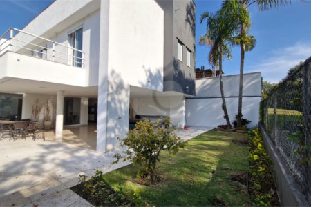 Casa à venda ou para alugar com 5 quartos, sendo 4 suítes, no condomínio Shamballa II, Atibaia - SP