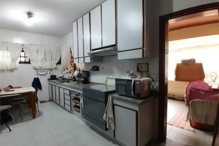 Casa Térrea à venda com 4 quartos, sendo 1 suíte, em Parque Continental, São Paulo, SP