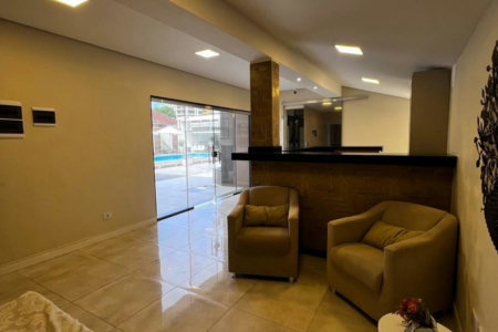 Casa à venda com 8 quartos, sendo 2 suítes, em Flórida, Praia Grande, SP