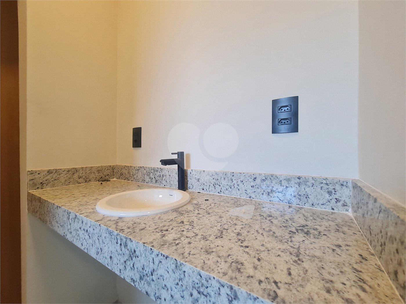 Casa à venda com 3 quartos, sendo 2 suítes, no condomínio Reserva Ipanema I, Sorocaba - SP