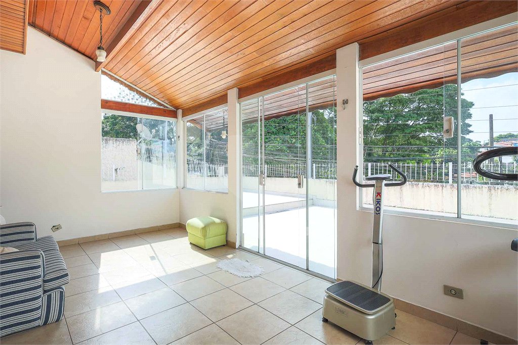 Casa Térrea à venda com 3 quartos, sendo 1 suíte, em Cidade Vargas, São Paulo, SP