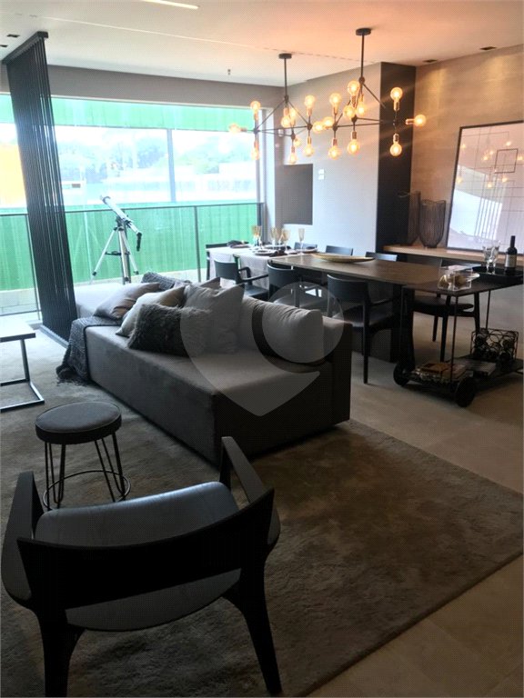 Apartamento à venda com 2 quartos, sendo 1 suíte,  em Jardim das Acácias, São Paulo, SP
