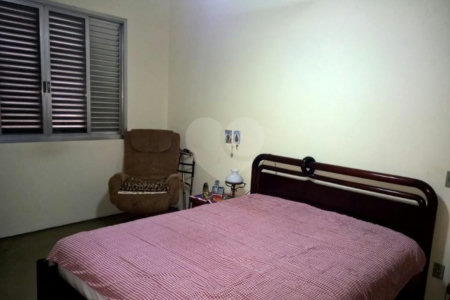 Sobrado à venda com 4 quartos, sendo 2 suítes, em Saúde, São Paulo, SP