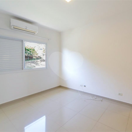 Casa à venda com 4 quartos, sendo 3 suítes,  no condomínio Parque Esplanada, Votorantim - SP