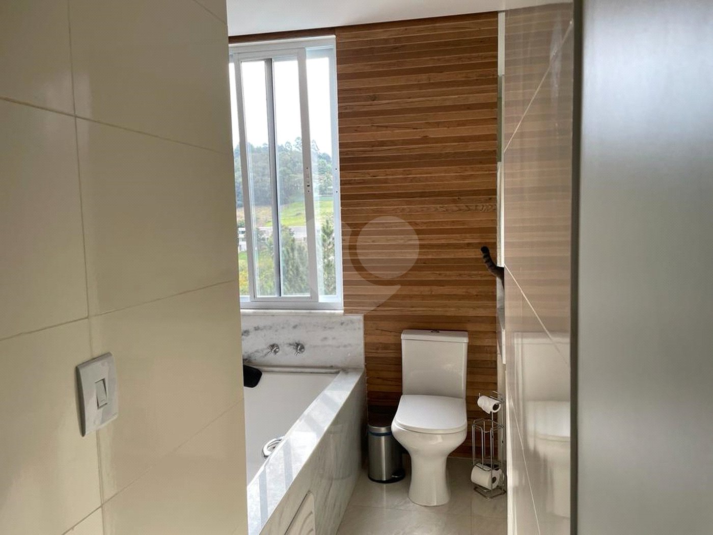 Casa à venda com 4 suítes em Suru, Santana de Parnaíba, SP