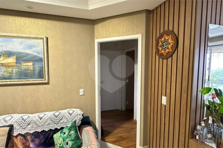 Apartamento à venda com 3 quartos, sendo 1 suíte, em Vila Santa Teresa, Santo André, SP