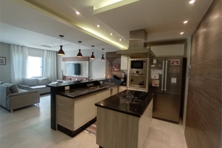 Casa à venda com 3 quartos, sendo 1 suíte, no condomínio Fazenda Cantagalo, Rio de Janeiro - RJ