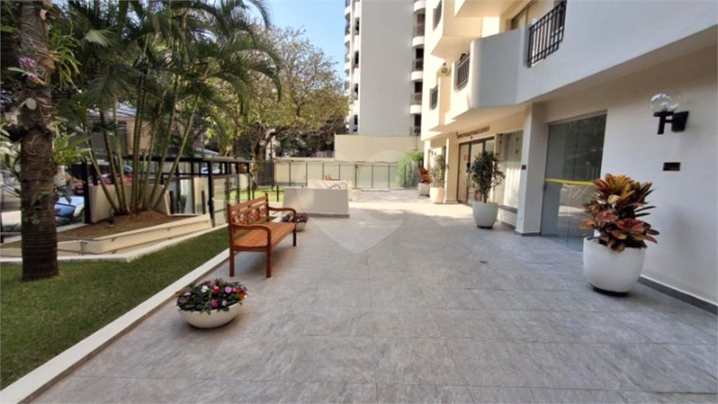 Apartamento à venda com 3 quartos, sendo 1 suíte,  em Indianópolis, São Paulo, SP