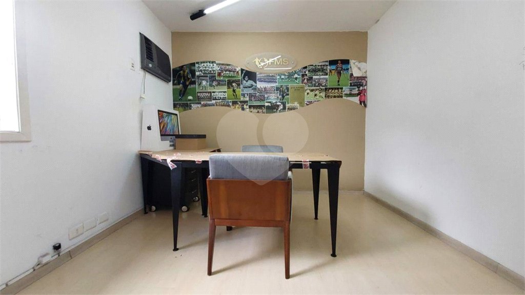 Casa à venda com 4 quartos, sendo 2 suítes,  em Vila Alexandria, São Paulo, SP