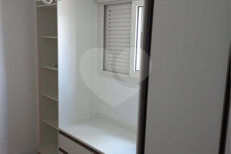 Apartamento à venda com 3 quartos, sendo 1 suíte,  em Vila Olímpia, São Paulo, SP