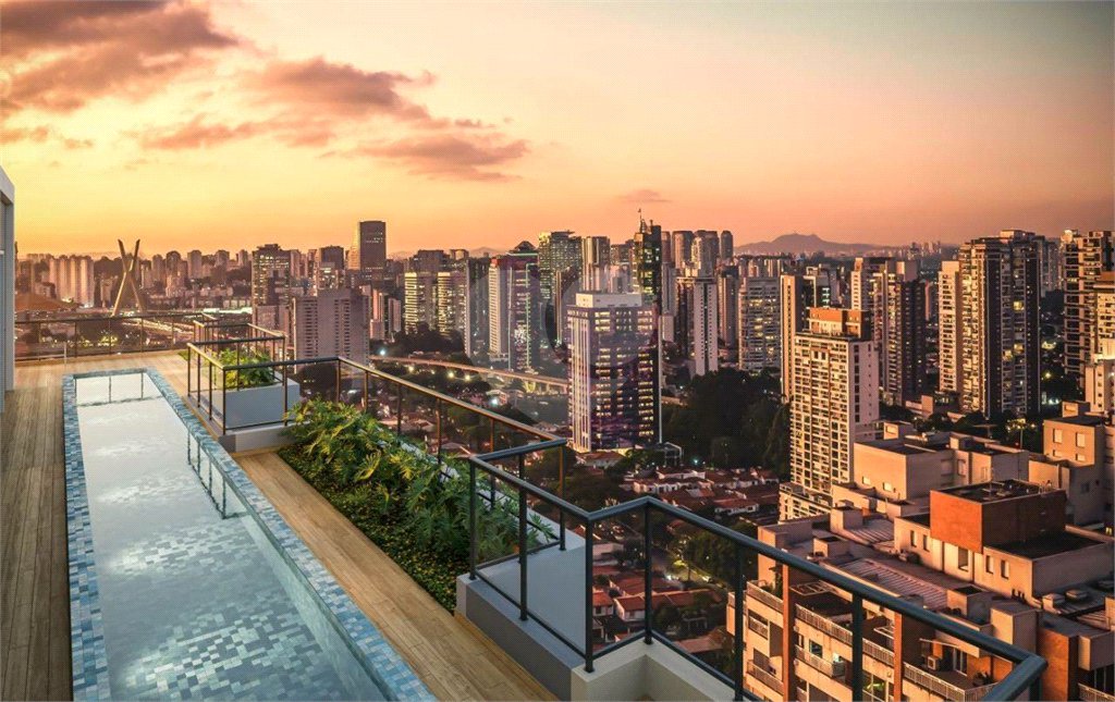 Apartamento à venda com 3 quartos, sendo 1 suíte,  em Vila Cordeiro, São Paulo, SP