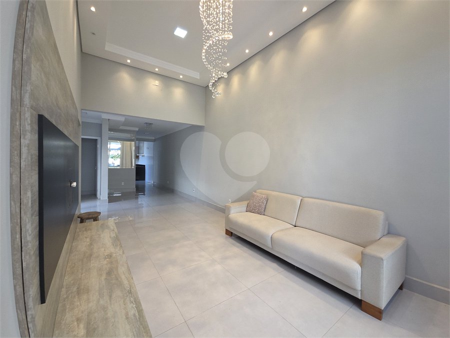 Casa à venda com 2 quartos, sendo 1 suíte, no condomínio Horto Florestal II, Sorocaba - SP